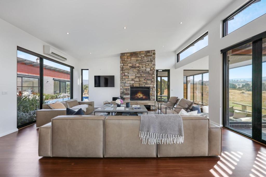 Merrivale Hill, Merrijig - Sleeps 10 photo 4