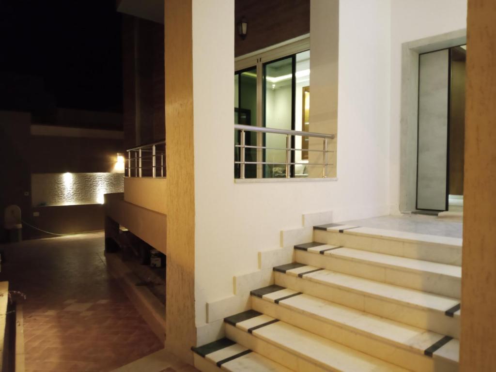 Villa Dar Nejib - Duplex de luxe 2S+4 à cité El Wafa photo 1