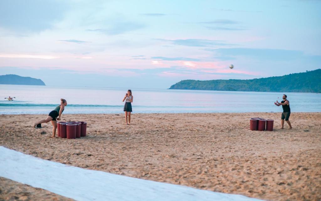 Mad Monkey Hostel Nacpan Beach photo 2