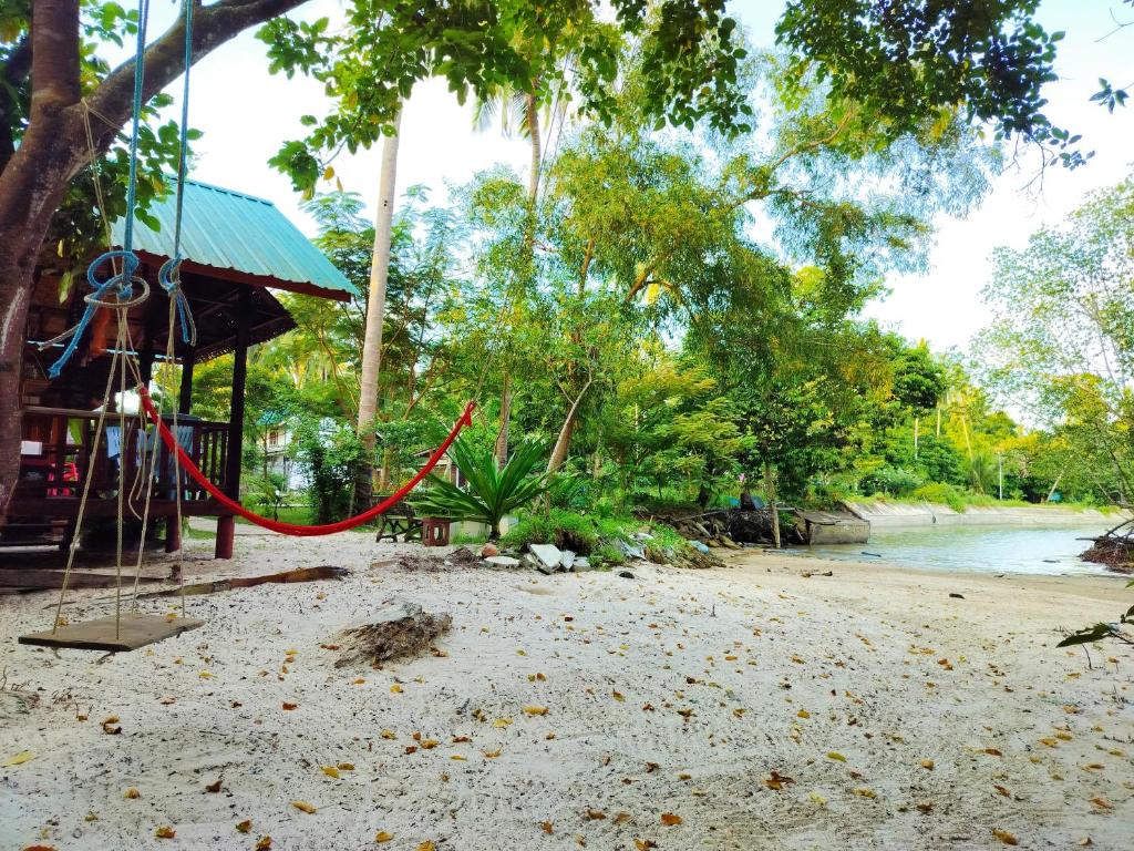 Kohmook Happy time Bungalow photo 4
