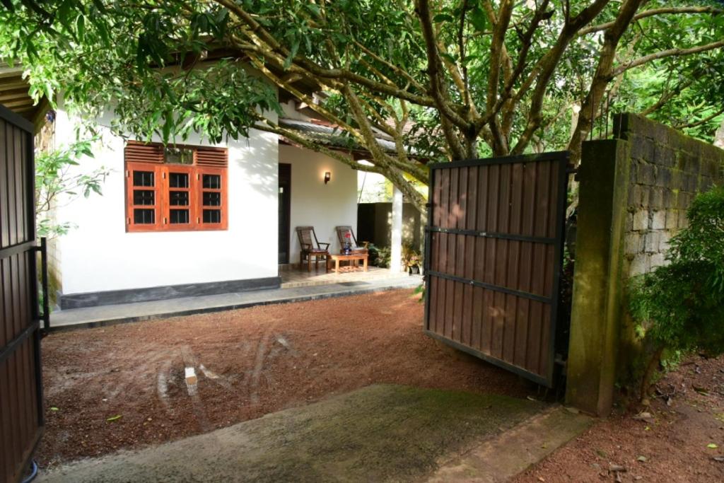 Sanjee Villa Hikkaduwa photo 3