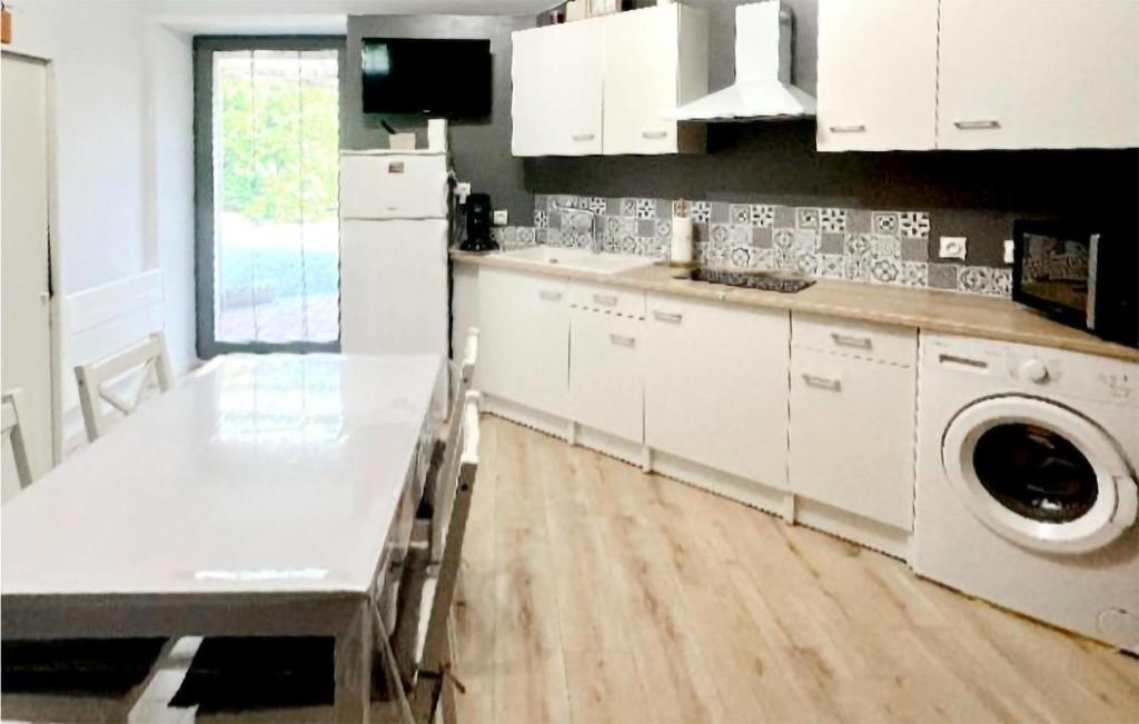 Nice Home In Coulon With Wi-fi photo 2