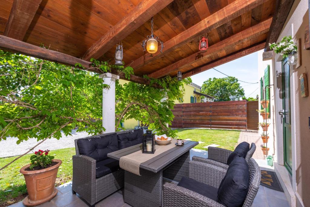 House Vito photo 2