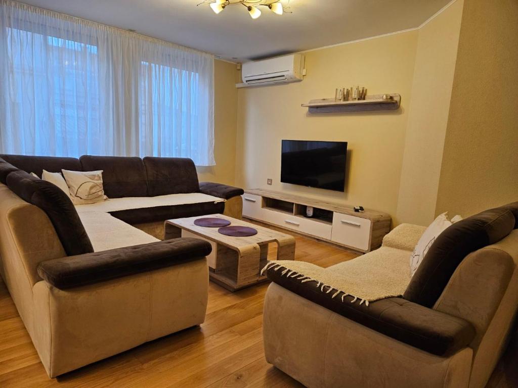APARTMAN CENTAR BULEVAR EX sa GARAZOM