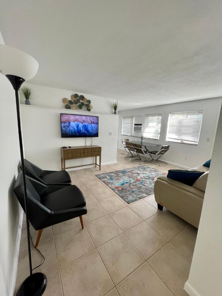 Downtown FTL apartments on the River image