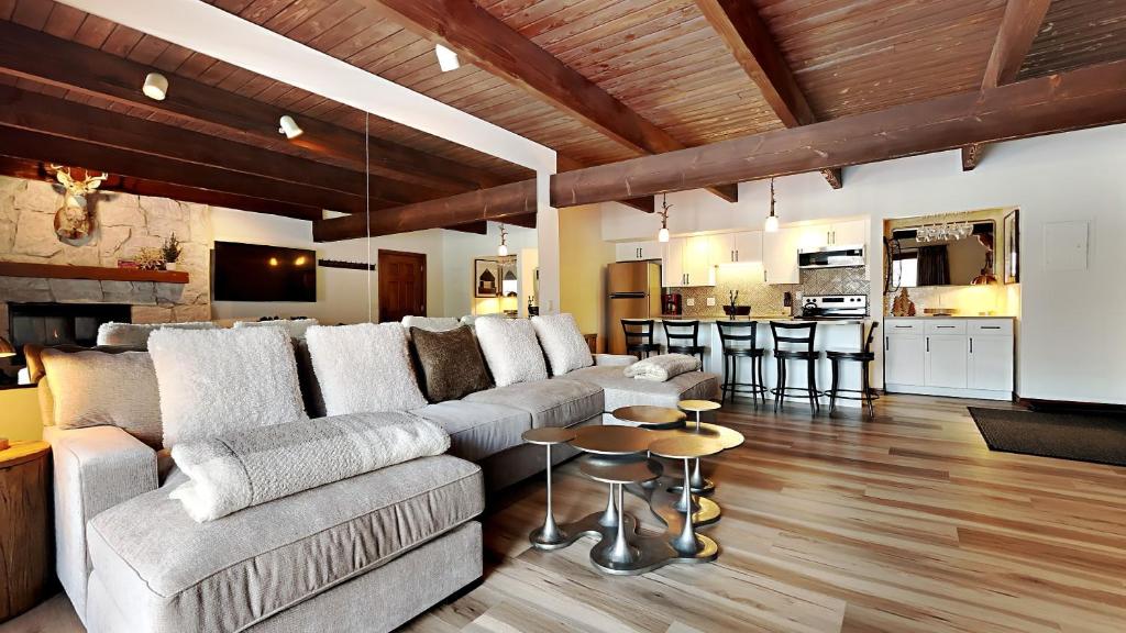 Timberline Condominiums 2 Bedroom Premier Unit B1D image