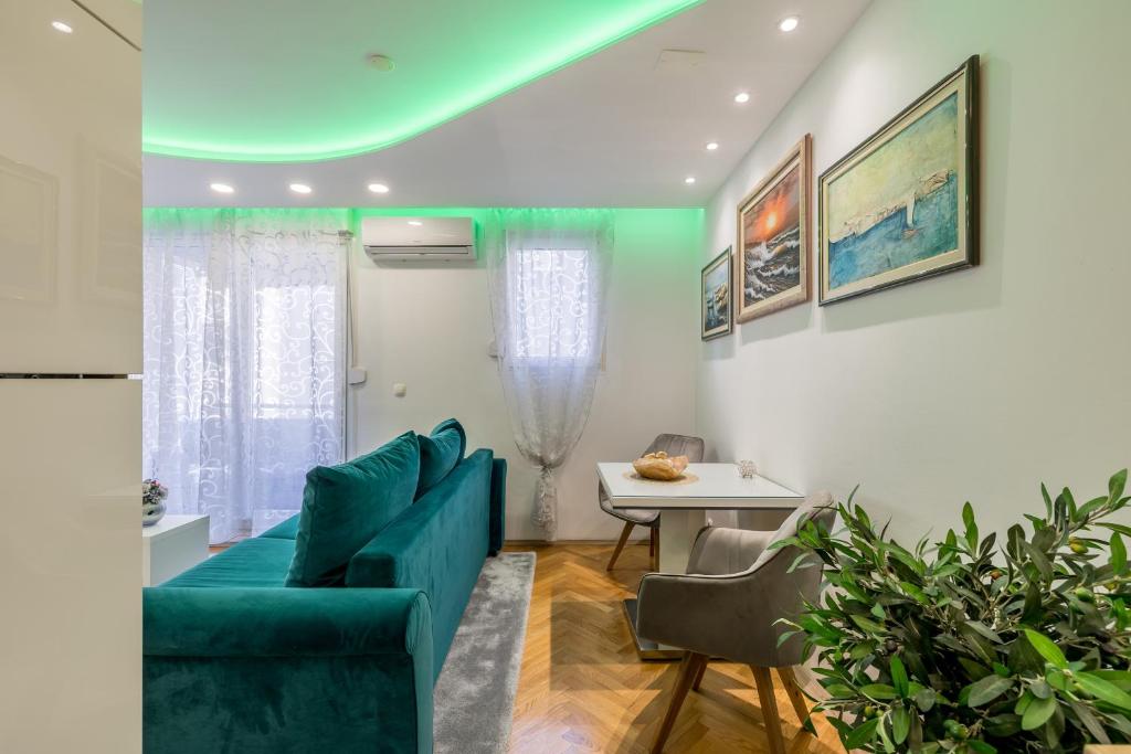 Noemi Luxury Apartment photo 4