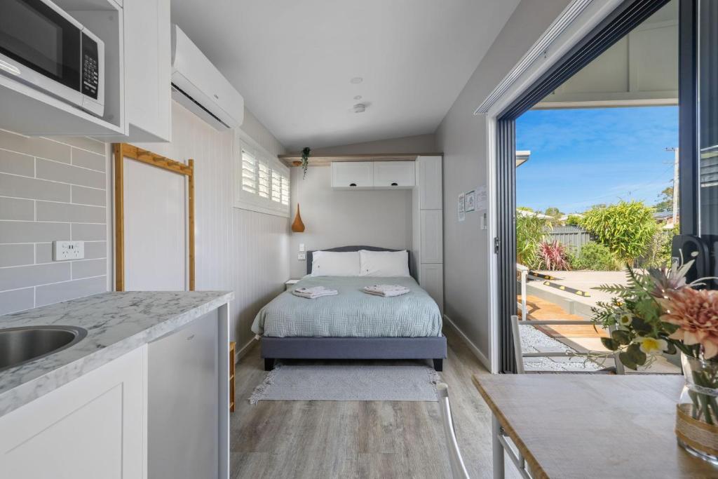 Tiny House Stays House 1 photo 3