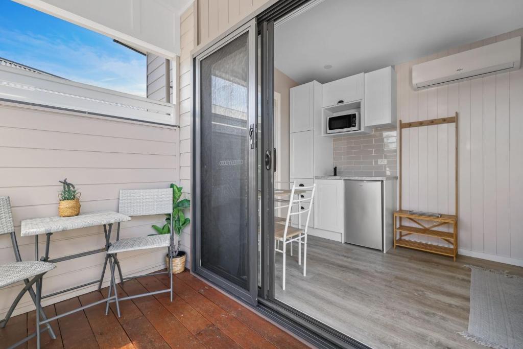Tiny House Stays House 7 photo 2