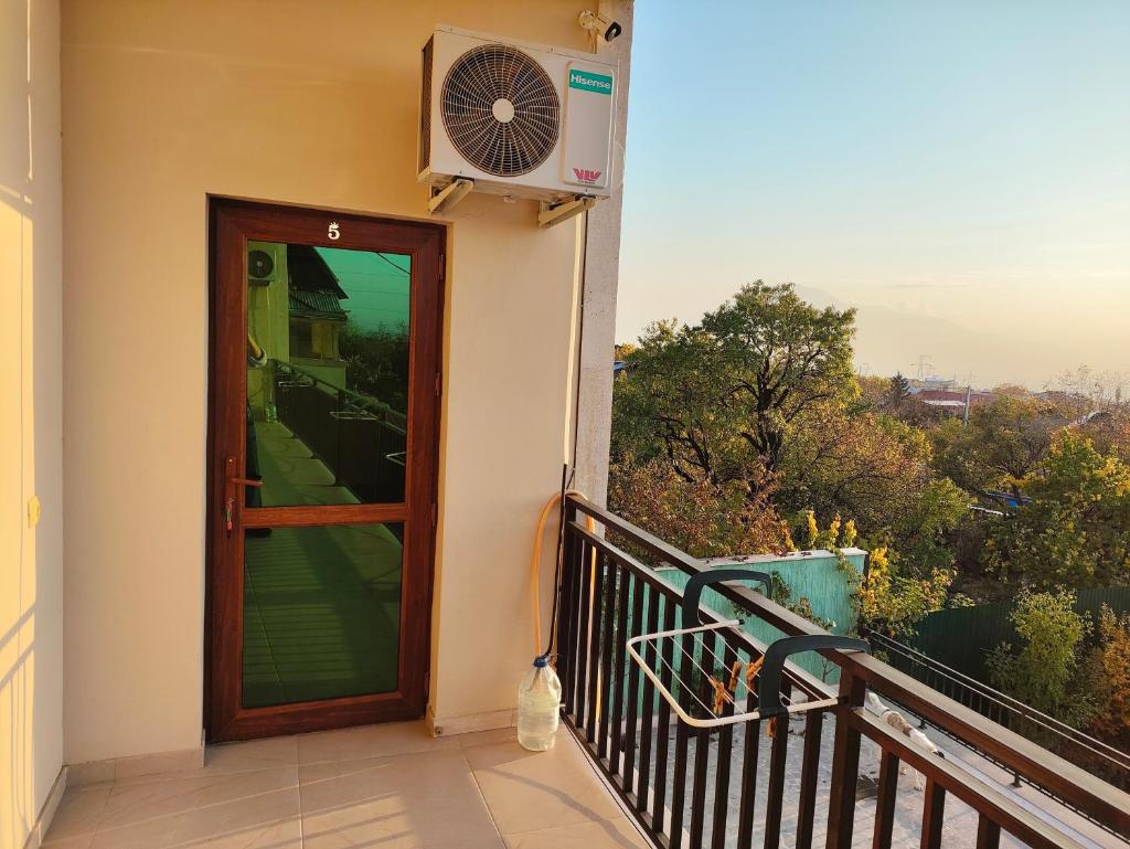 APEX Rest house of 10 rooms and pool photo 2