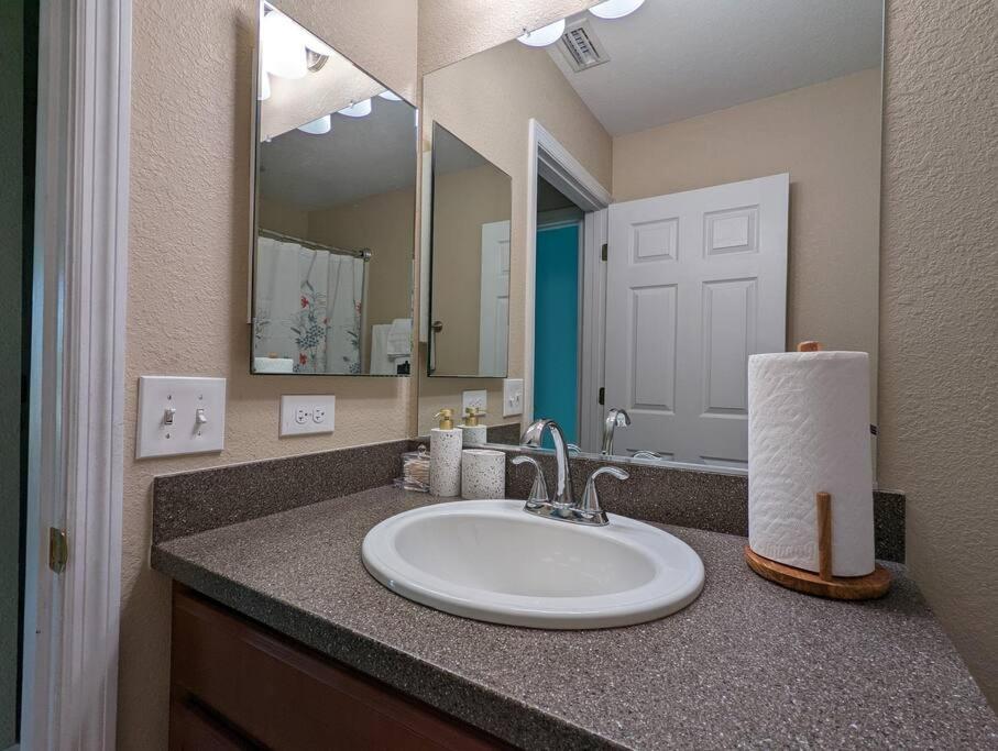 Mint Home of Siesta Key's 3/2 & Serene Patio! photo 3