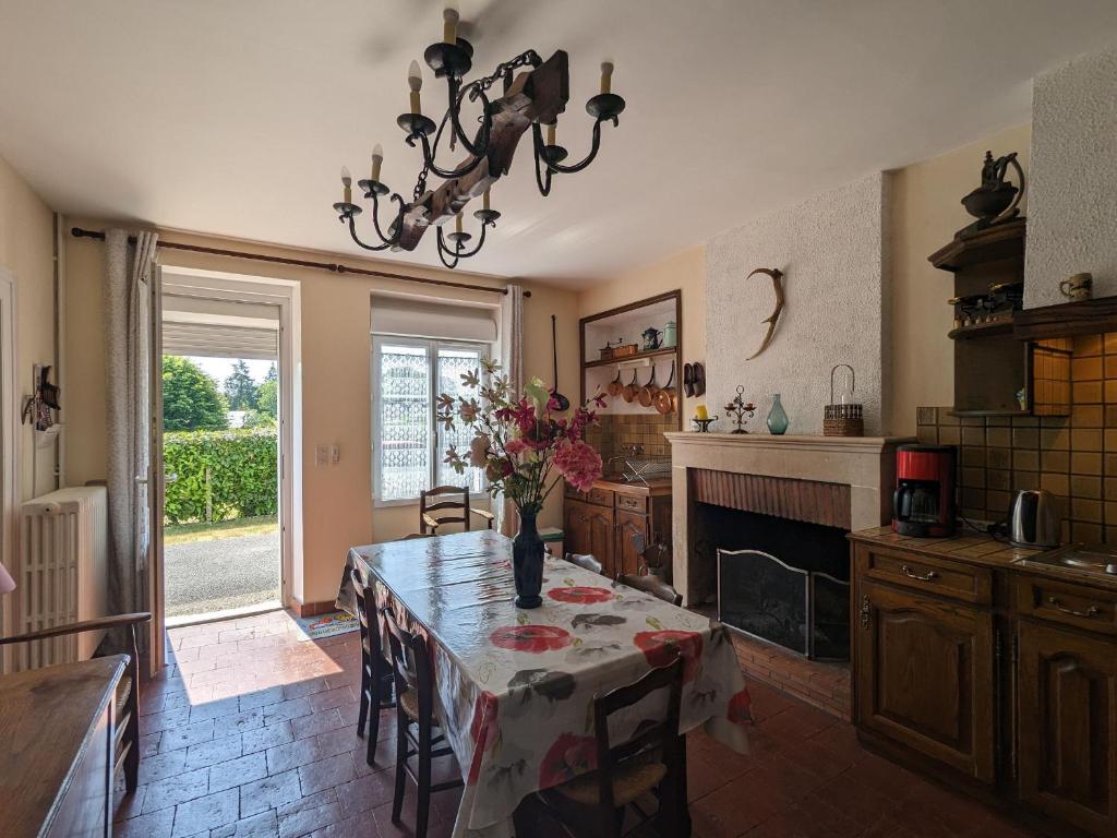 Gîte Preaux, 4 pièces, 5 personnes - FR-1-591-161 photo 1