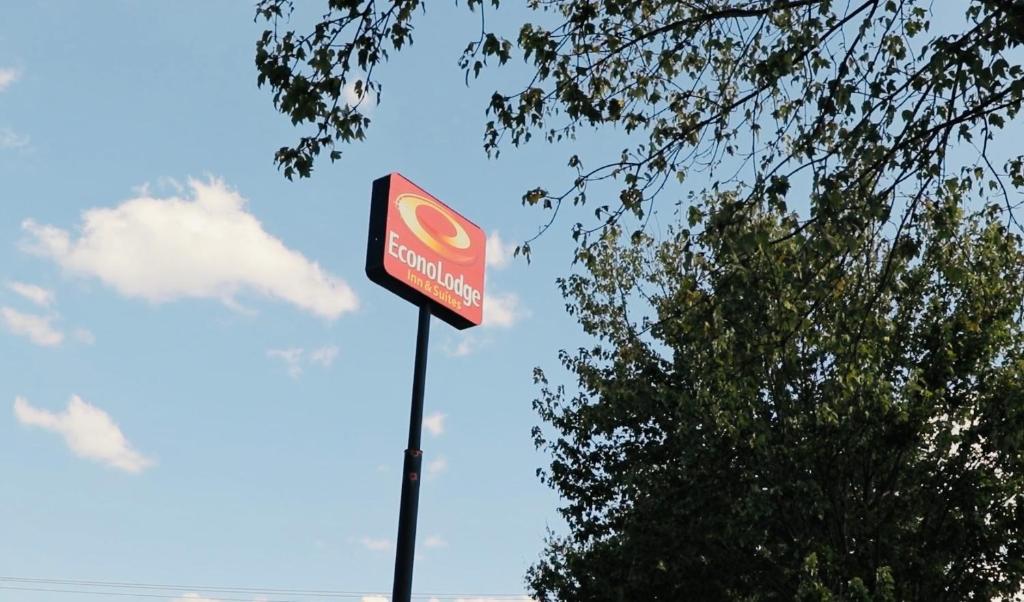 Econo Lodge Inn & Suites Murfreesboro photo 3