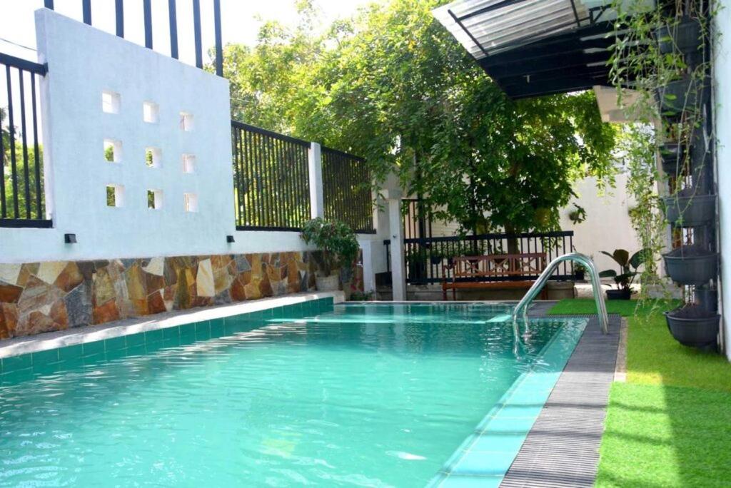 blooming hotel photo 2