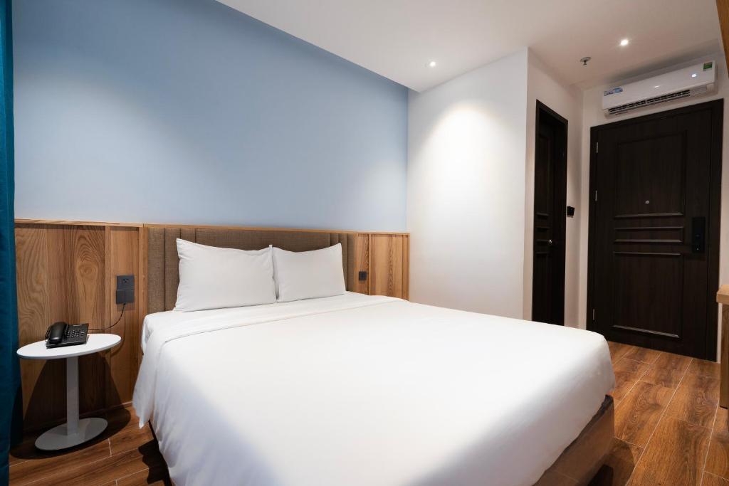 Haven Hut Riverside Hotel