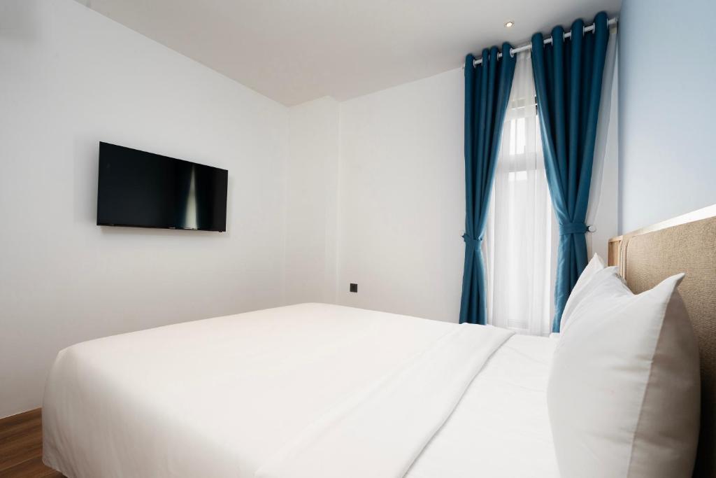 Haven Hut Riverside Hotel