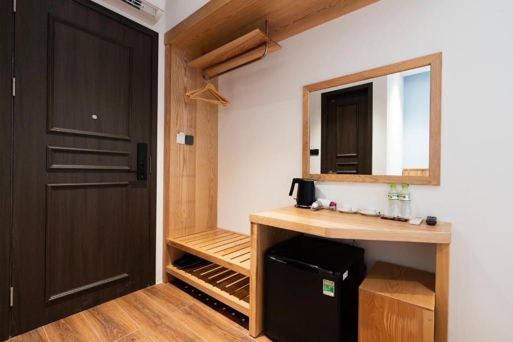 Haven Hut Riverside Hotel