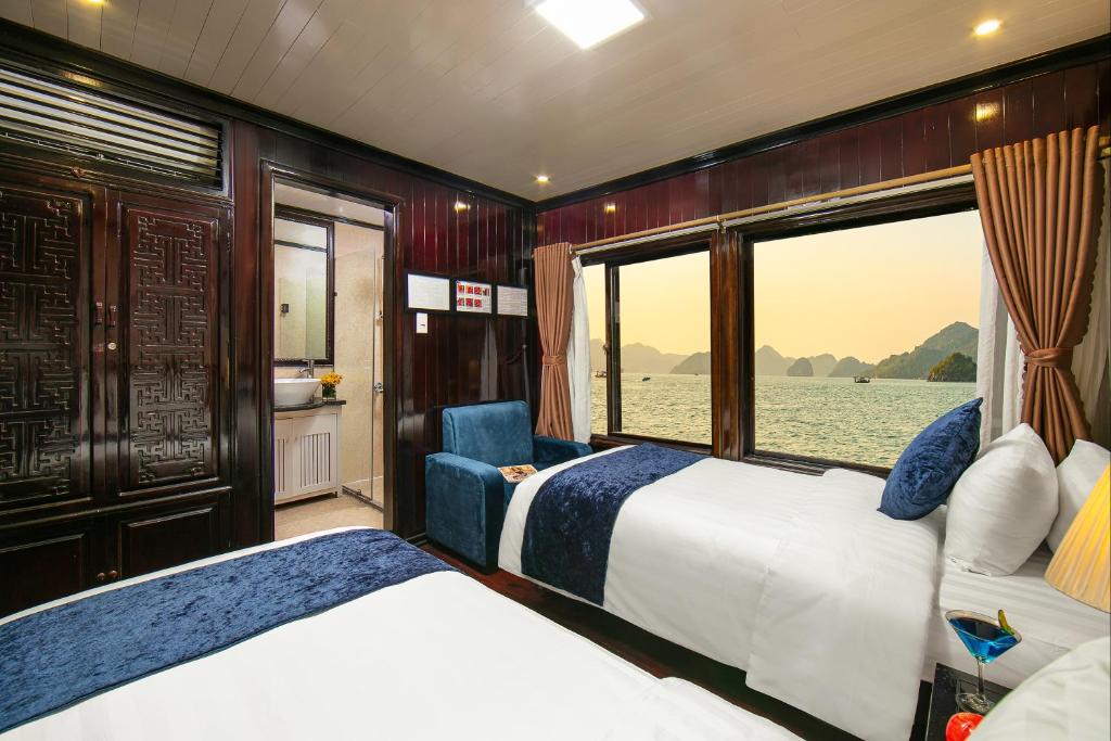 Ha Long Fantasea Legend Cruise
