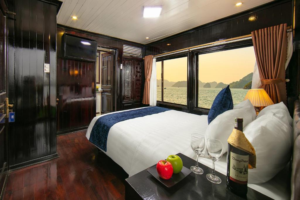 Ha Long Fantasea Legend Cruise