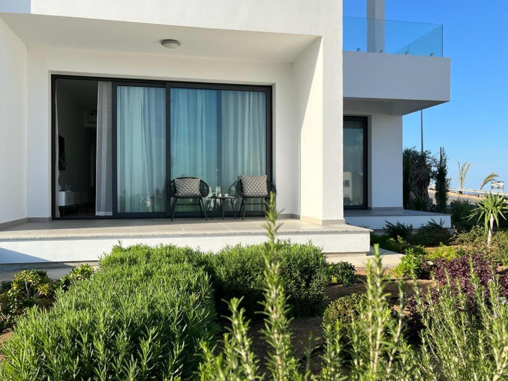 Stunning apartment by the sea photo 2