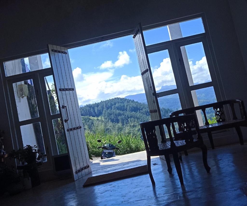 Weather Deck Lodge Kandy photo 1