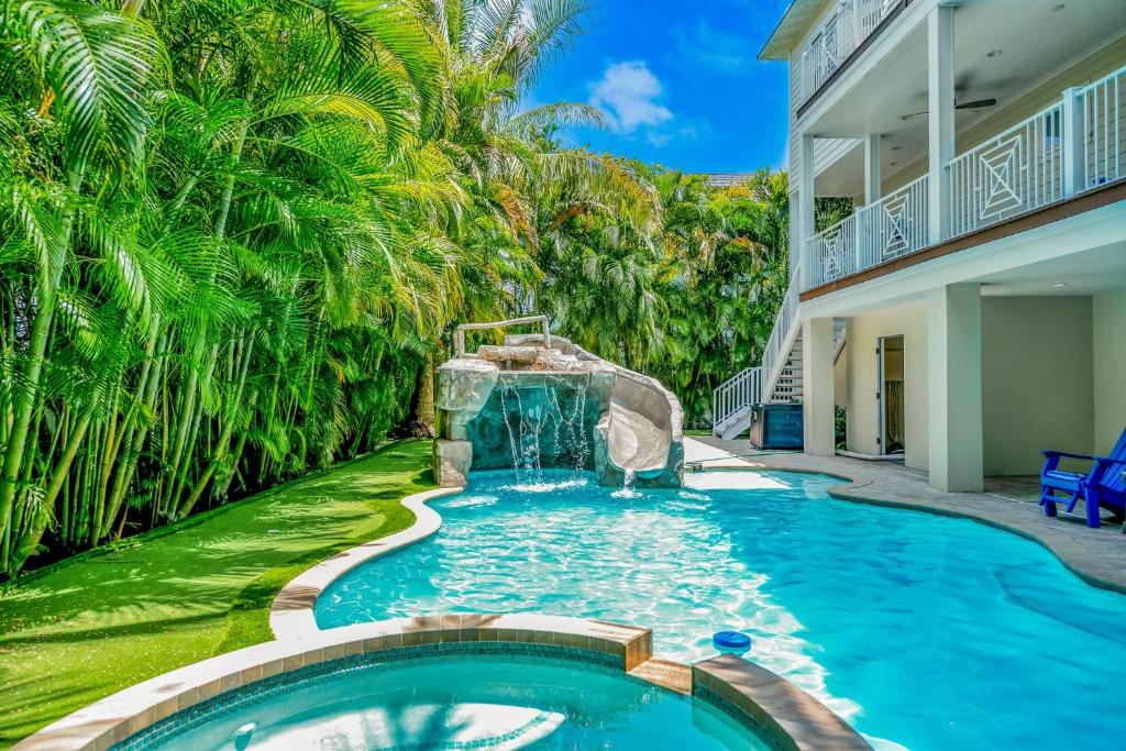 Tropical Hideaway image