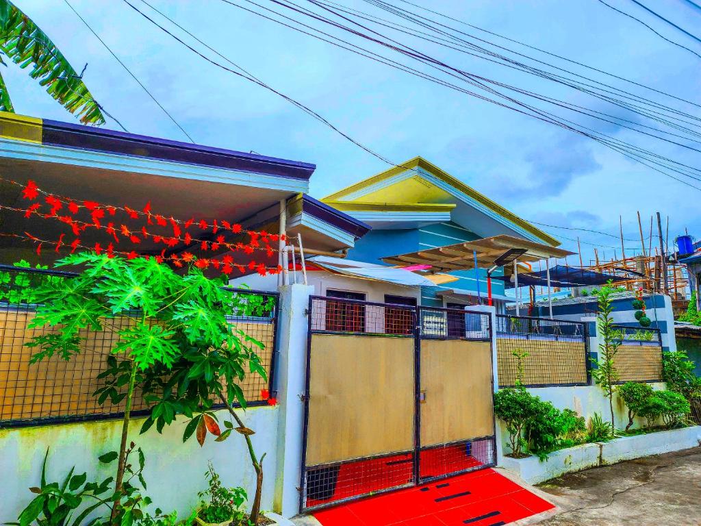 Serene 2BR Escape: Poolside Bliss in Iloilo City photo 4