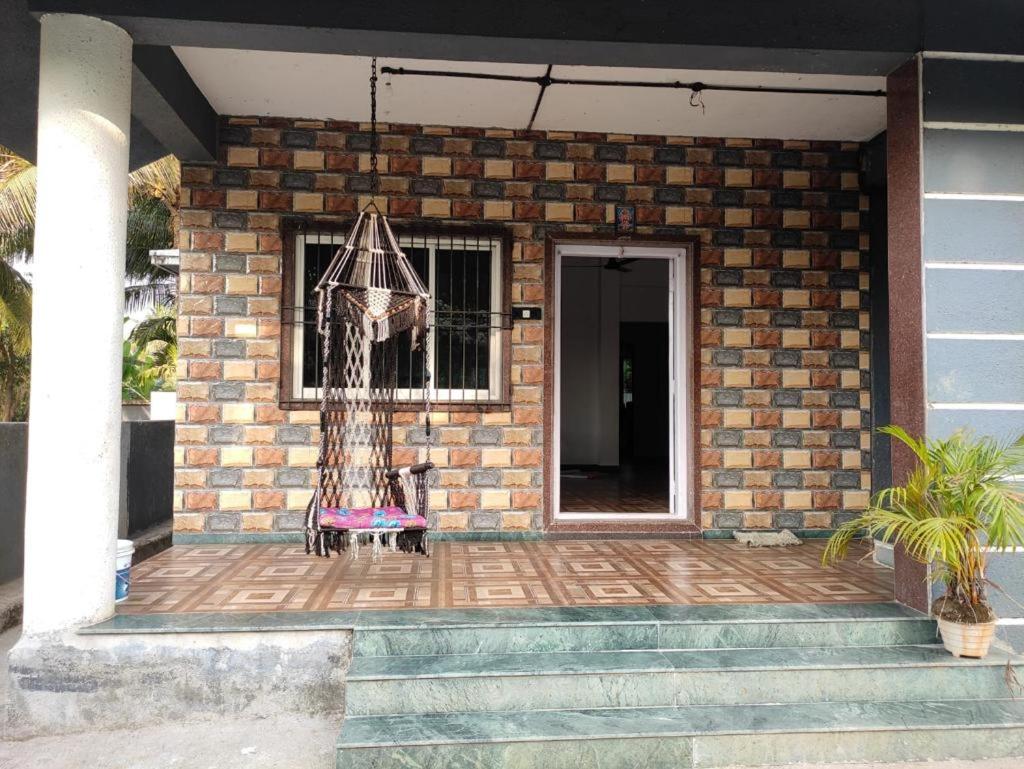 The grey house photo 2