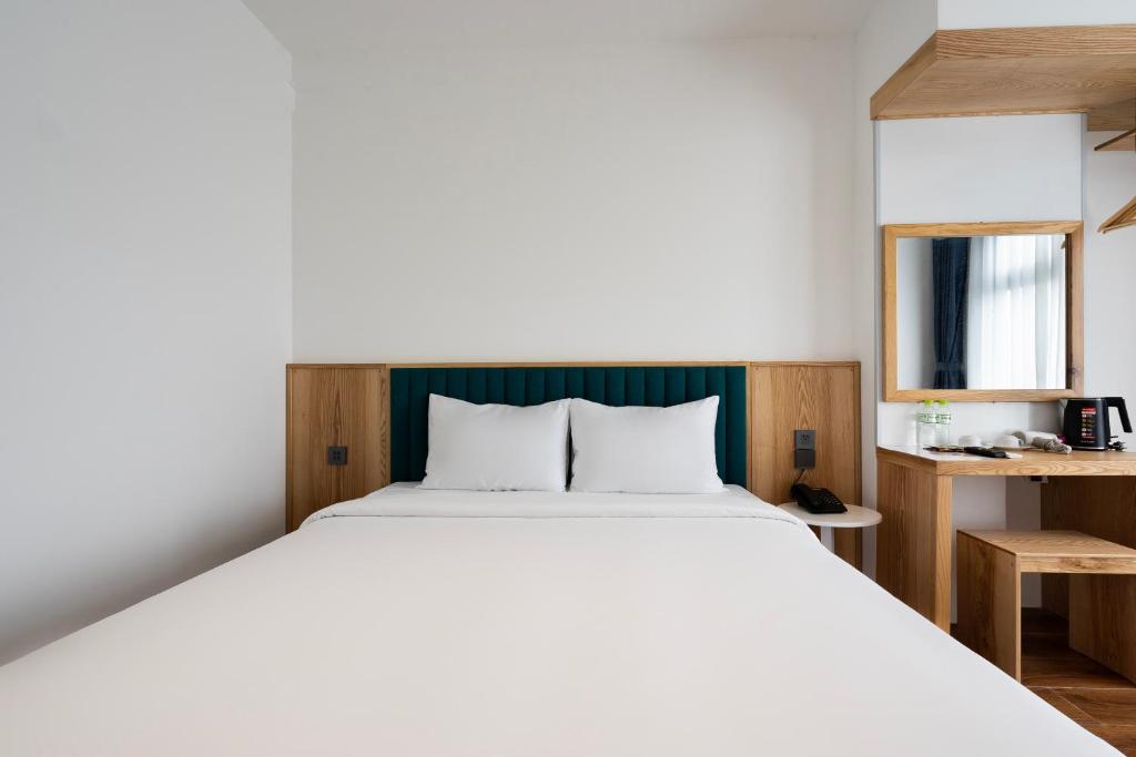 Haven Hut Riverside Hotel