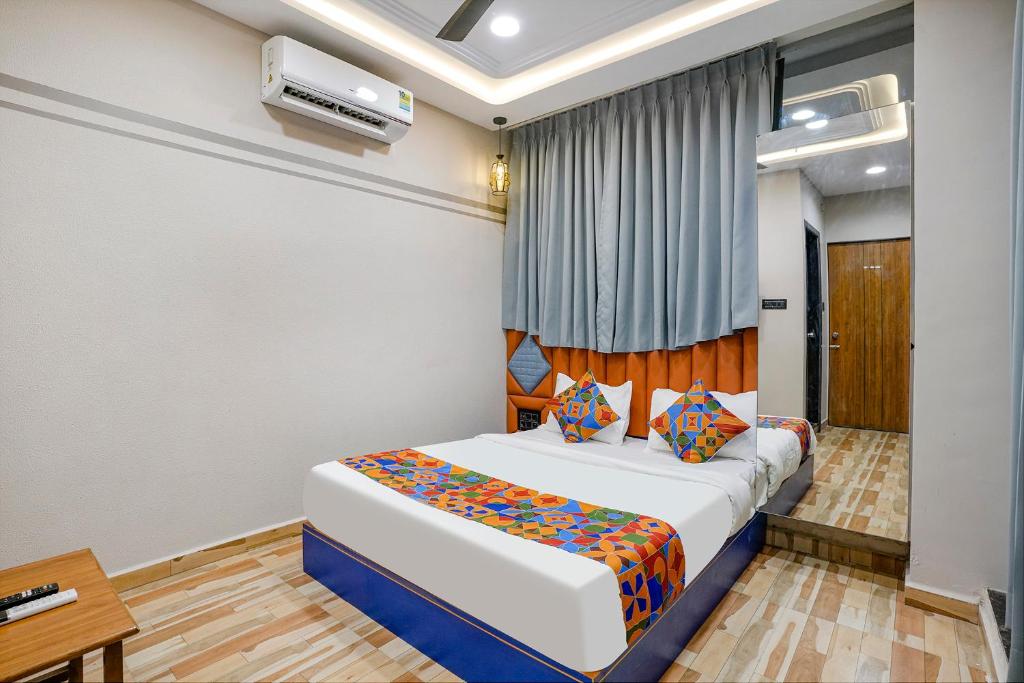 FabHotel Royal Orbits photo 2