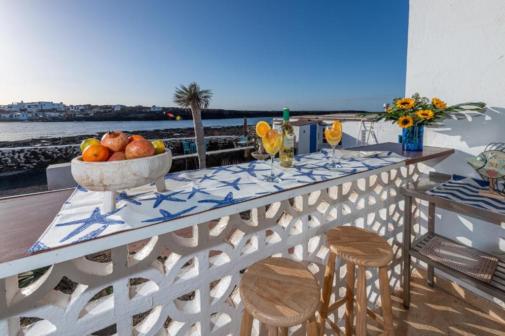 Beachfront two bedrooms house Casa Toral photo 2