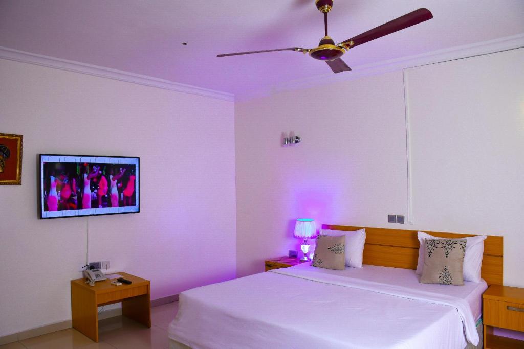 Roses Regency Hotel photo 1