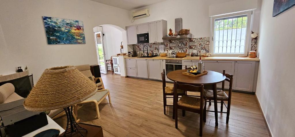 Seaside Villa with Hot Tub, 5mins walk from the sea photo 2