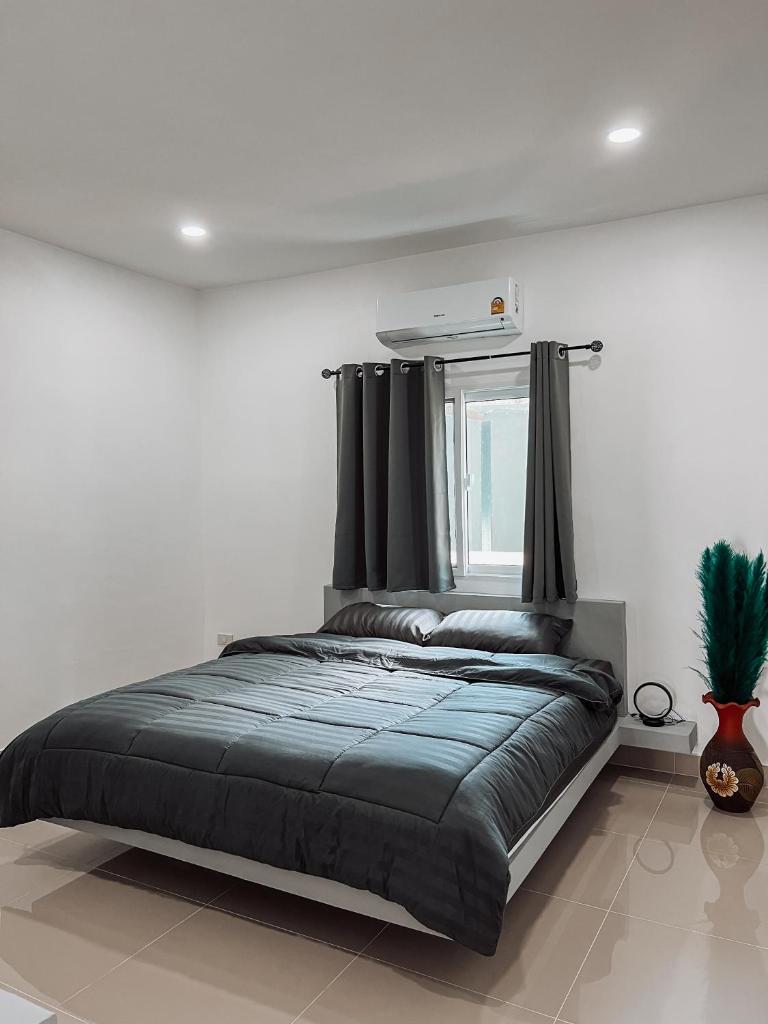 L.C. Apartments photo 4