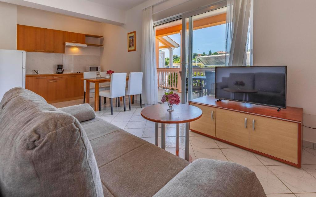 Apartments Rocco 1 photo 3