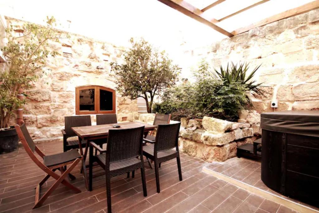 Luxury House of Character Golden Bay/Manikata. photo 1