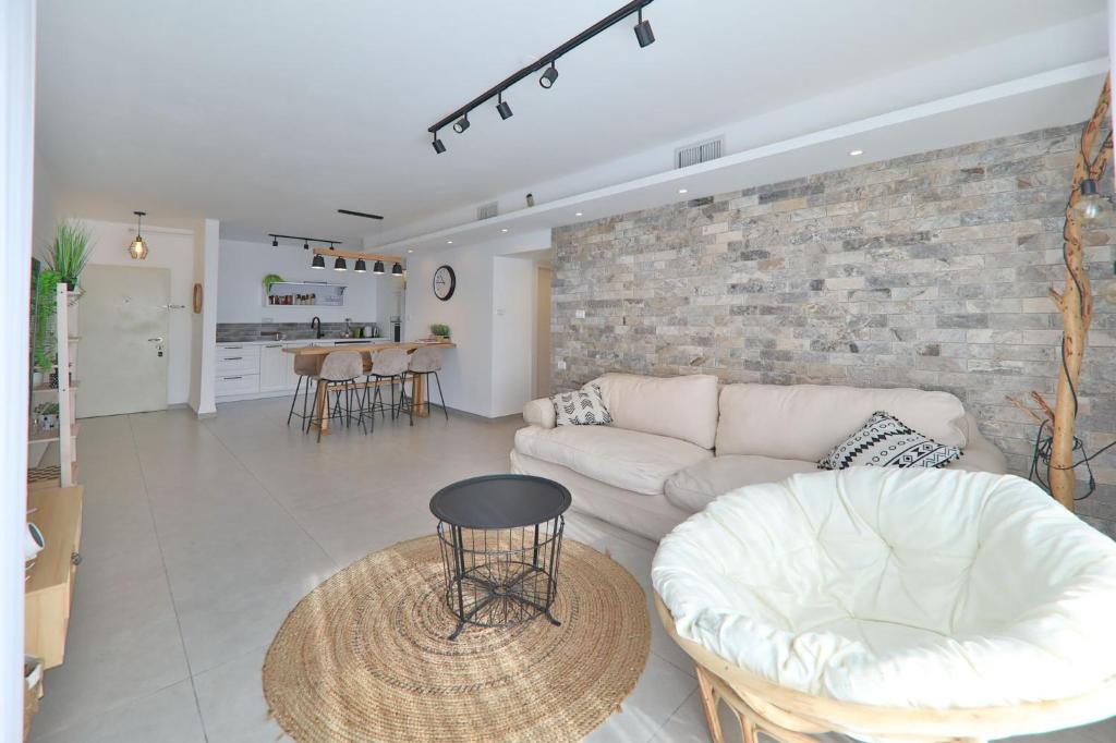 דירות קו ראשון לחוף - Apartments First line to the Beach