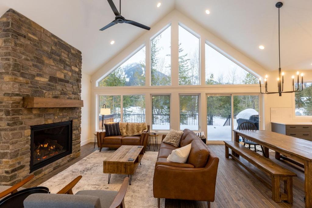 Powder House Chalet by Fernie Central Reservations photo 1