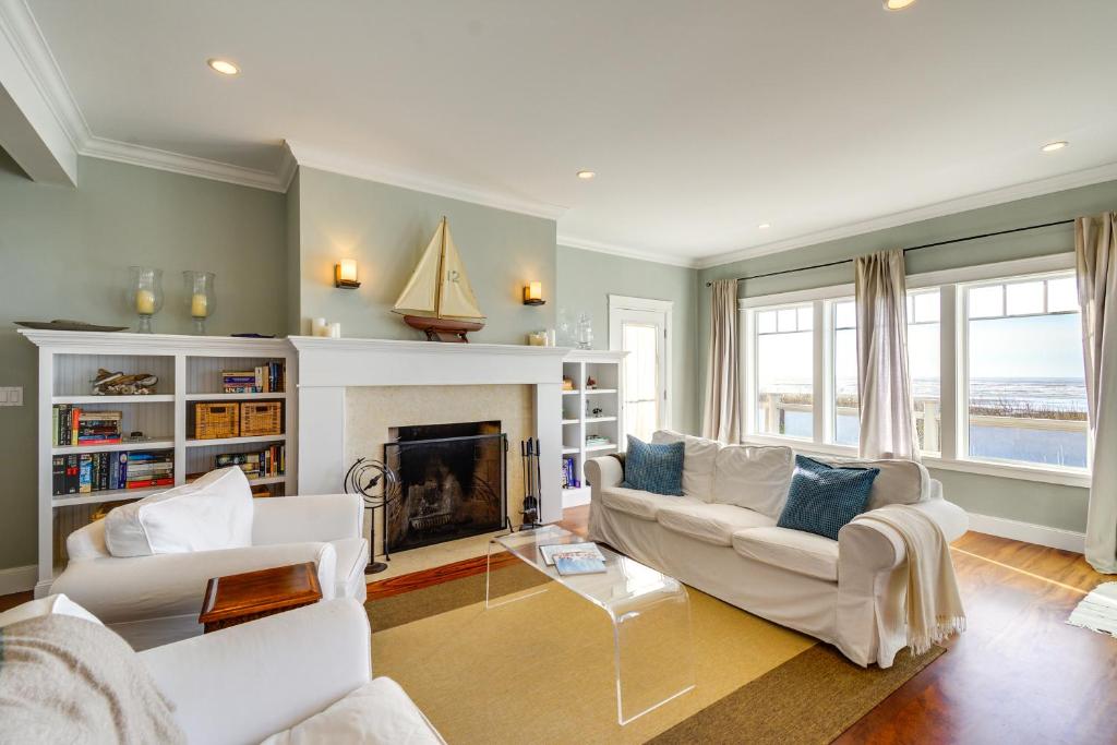 Oceanfront Moclips Escape with Deck and Beach Access! photo 3