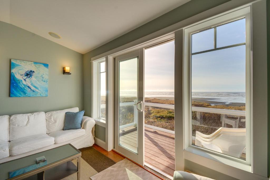 Oceanfront Moclips Retreat with Beach Access and View! photo 4