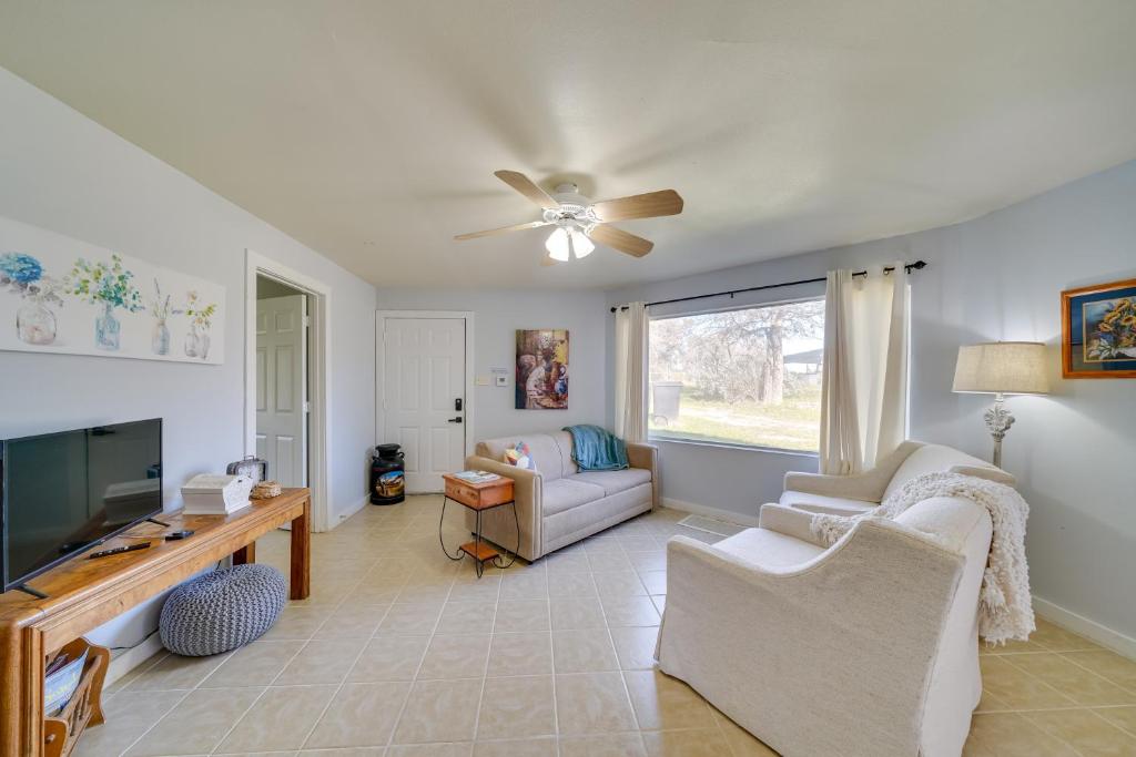 Cozy Bandera Cottage with Medina River Access! photo 4
