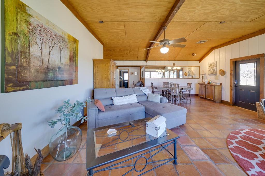 Quiet Bandera Country Home with Medina River Access! photo 3