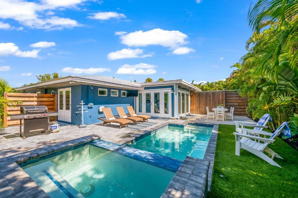 Blue Oasis West image