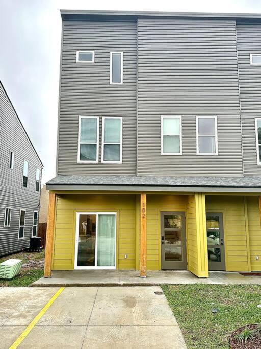 Bayou house*Instant booking*King bd*Great Location photo 2