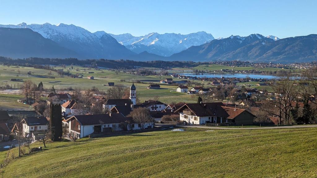 LIBORIA I Traumhafte Ferienwohnung in Aidling am Riegsee mit atemberaubendem Panoramablick! photo 2