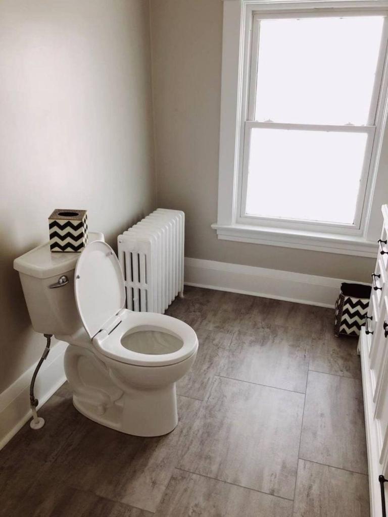 Magnolia LLC short term rentals private room on the second floor photo 4