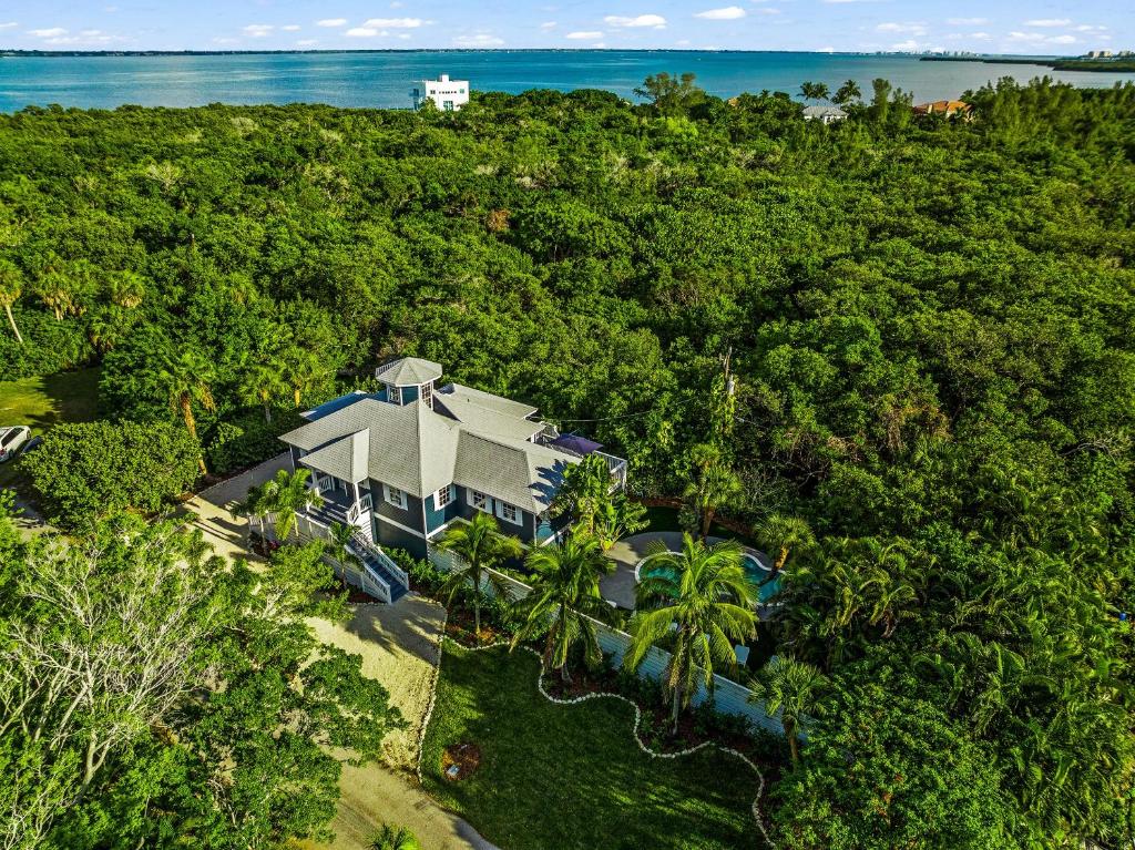 Casa Azul Beach Compound image