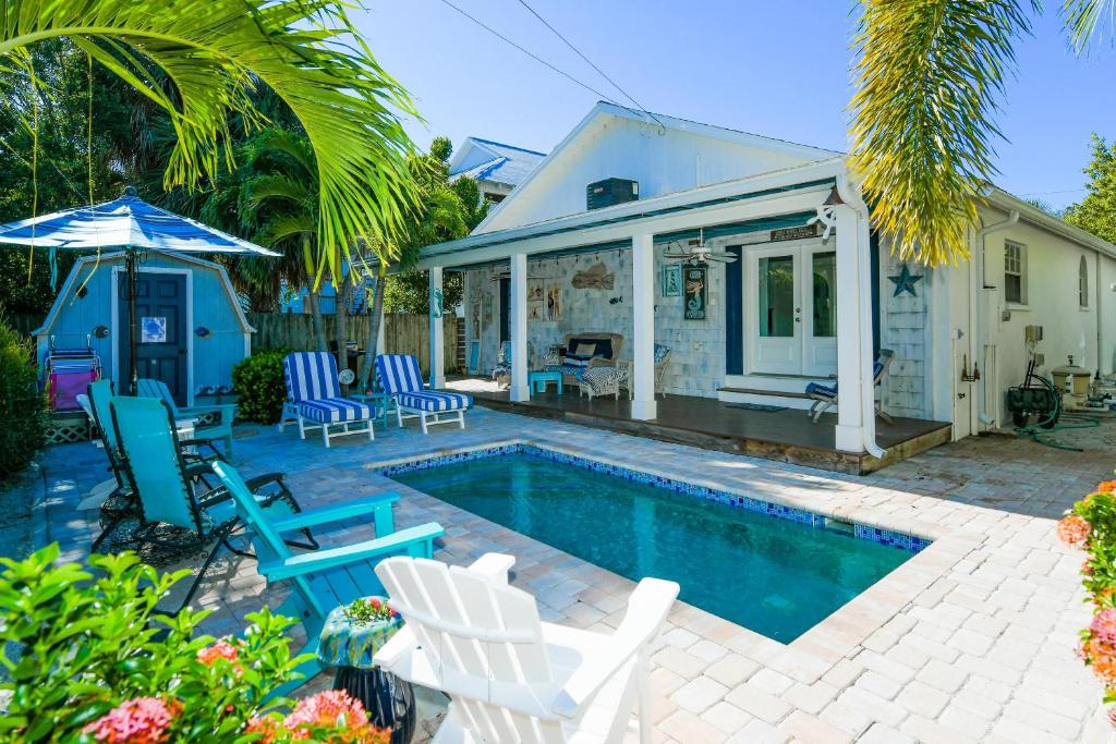 Buttonwood Cottage image