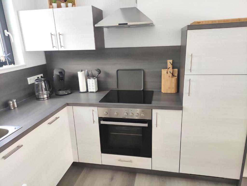 Ferienhaus Mila 70qm bis 5 Gäste mit Sauna, Whirlpool in der Hauptsaison, 75qm Terrasse und eingezäunten Garten Haustiere willkommen photo 3