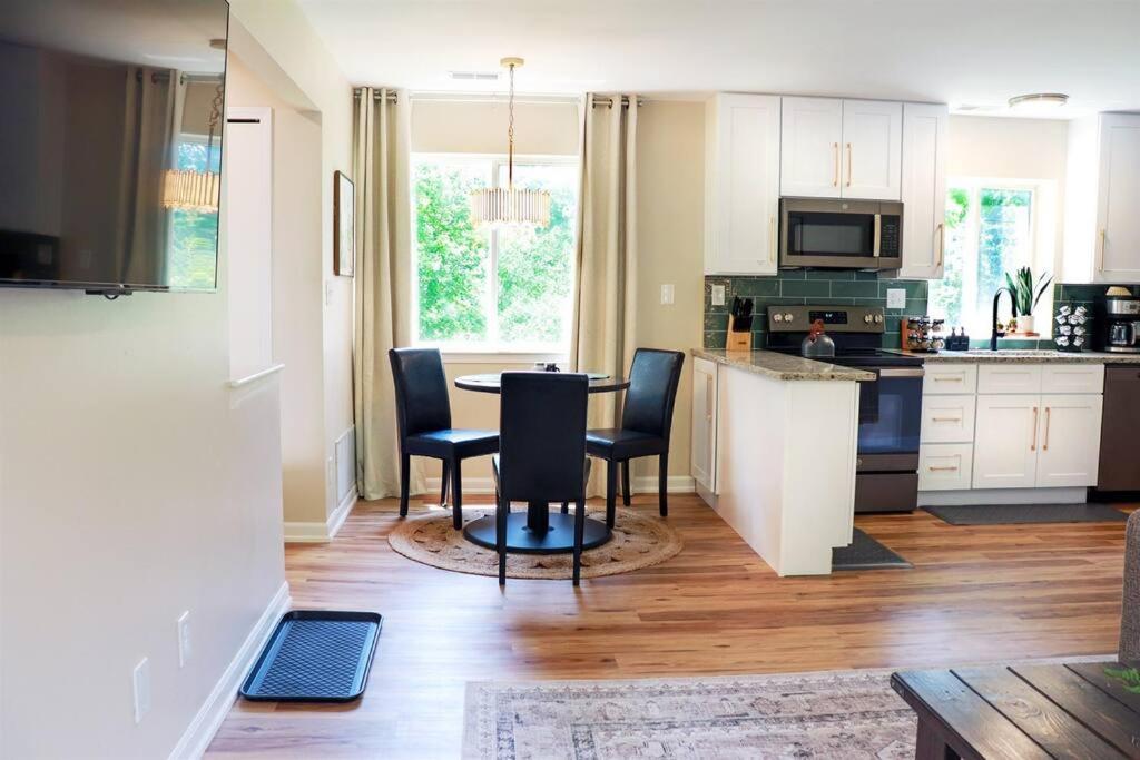 Cozy 1-Bedroom Apartment in Quiet Neighborhood photo 1